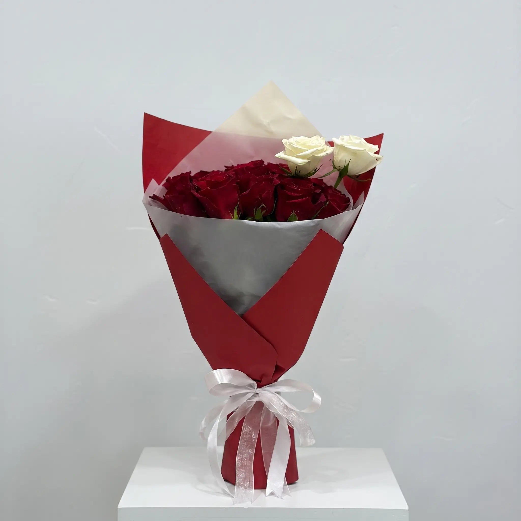 Scarlet & Snow Rose Bouquet